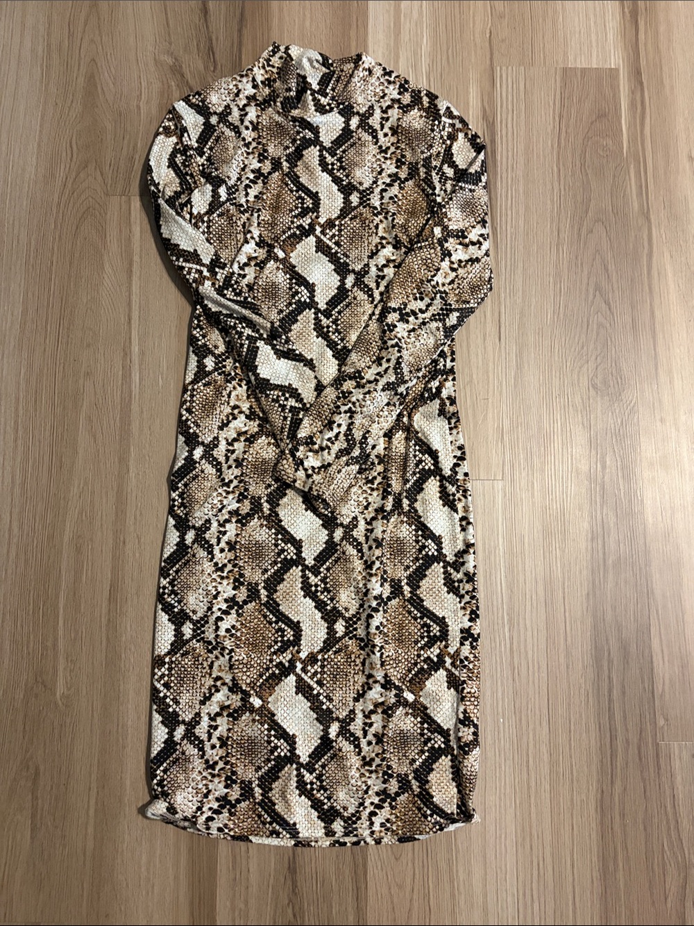 Leith Animal-Print Long-Sleeve Bodycon Dress in Brown and Black